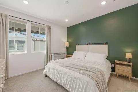 Bedroom - 433 Jupiter Gln, Escondido, CA 92025 photo 4 of 5