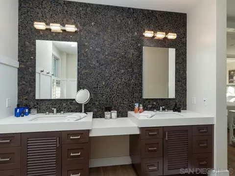 Bath - 120 I Ave, Coronado, CA 92118 photo 1 of 4