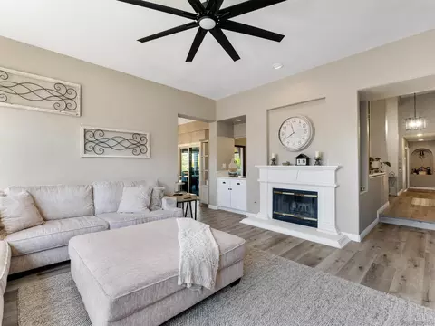 Living - 475 Summerhill Ter, Alpine, CA 91901 photo 2 of 3