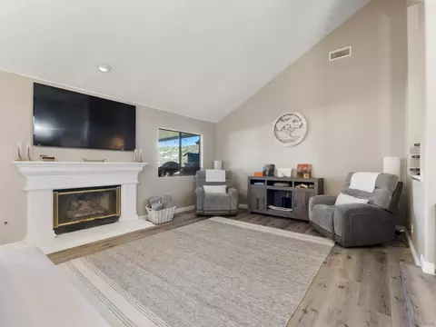 Living - 475 Summerhill Ter, Alpine, CA 91901 photo 3 of 3