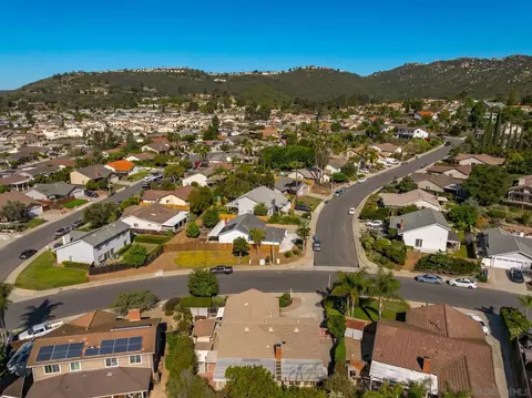 View/Area - 2020 Gary Ln, Escondido, CA 92026 photo 6 of 7