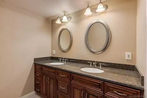 Bath - 2020 Gary Ln, Escondido, CA 92026 photo 1 of 3