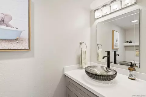 Bath - 4790 70th St #6, La Mesa, CA 91942 photo 1 of 4