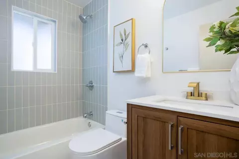Bath - 9542 Markwood, Santee, CA 92071 photo 2 of 3