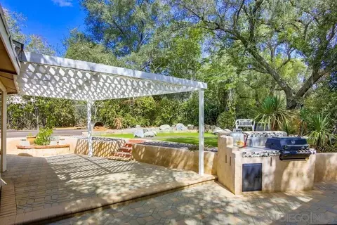 Exterior - 124 South Ln, El Cajon, CA 92021 photo 10 of 22