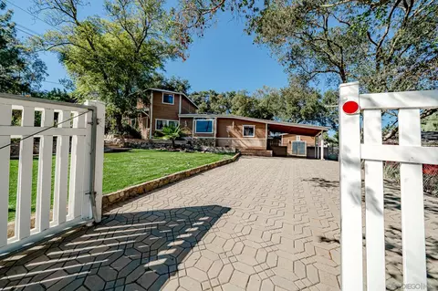 Exterior - 124 South Ln, El Cajon, CA 92021 photo 6 of 22