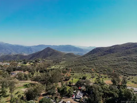 View/Area - 124 South Ln, El Cajon, CA 92021 photo 2 of 5