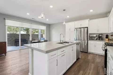 Kitchen - 10128 Hercules Way, Spring Valley, CA 91977 photo 3 of 4