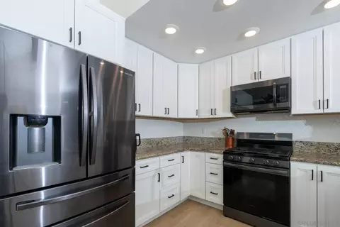 Kitchen - 10354 Settle Rd, Santee, CA 92071 photo 5 of 6