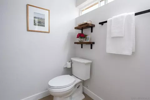 Bath - 10354 Settle Rd, Santee, CA 92071 photo 3 of 4