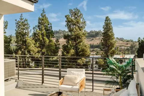 3851 N Riley Ln, Los Angeles, CA 90065