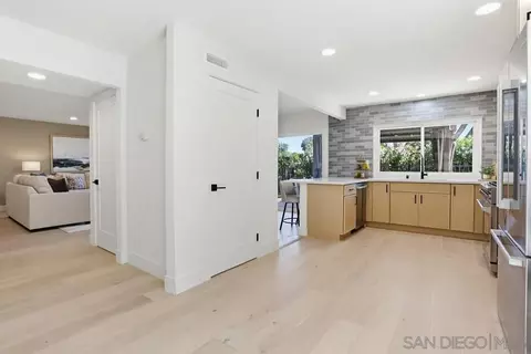 2003 Caminito Circulo Norte, La Jolla, CA 92037 photo 10