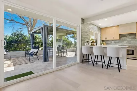 2003 Caminito Circulo Norte, La Jolla, CA 92037 photo 2