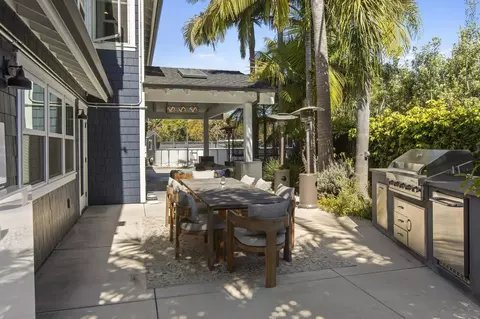 Exterior - 418 Parkwood Ln, Encinitas, CA 92024 photo 11 of 23