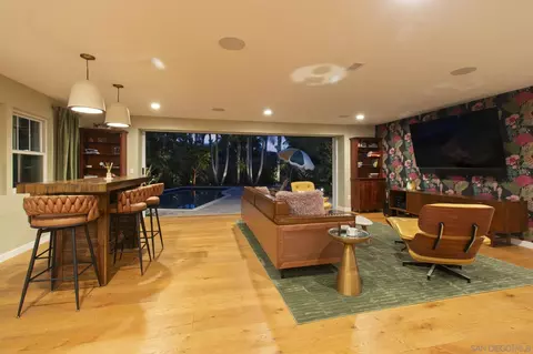 Living - 418 Parkwood Ln, Encinitas, CA 92024 photo 6 of 6