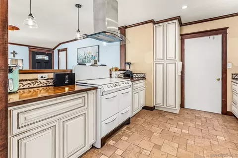 Kitchen - 3448 Trophy, La Mesa, CA 91941 photo 4 of 6