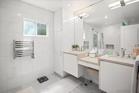 Bath - 37 Antigua Ct, Coronado, CA 92118 photo 2 of 3