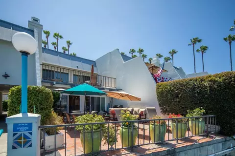 37 Antigua Ct, Coronado, CA 92118