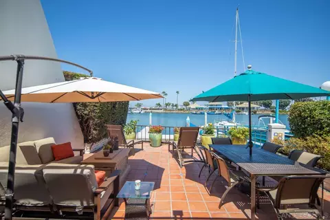 Exterior - 37 Antigua Ct, Coronado, CA 92118 photo 5 of 7