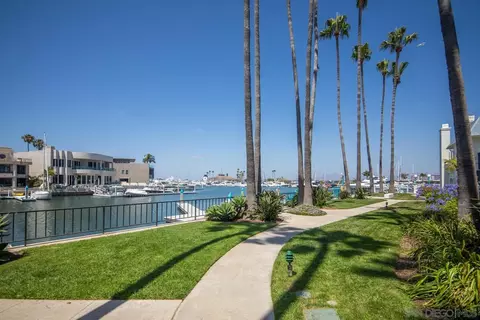 Exterior - 37 Antigua Ct, Coronado, CA 92118 photo 4 of 7