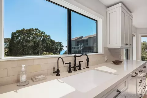 Kitchen - 205 S Helix Ave #65, Solana Beach, CA 92075 photo 3 of 6