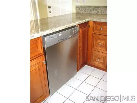 Kitchen - 10317 Santana Ranch Dr, Santee, CA 92071 photo 4 of 5