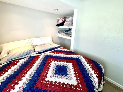 Bedroom - 2550 Live Oak Trl, Boulevard, CA 91905 photo 2 of 2