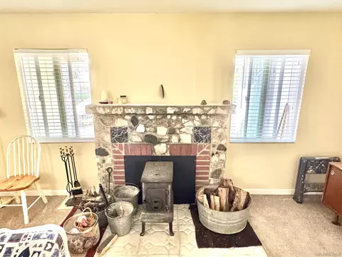 Living - 2550 Live Oak Trl, Boulevard, CA 91905 photo 2 of 3