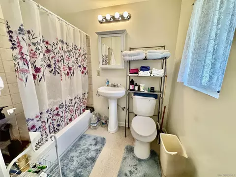 Bath - 2550 Live Oak Trl, Boulevard, CA 91905 photo 1 of 4