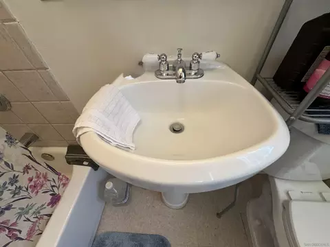 Bath - 2550 Live Oak Trl, Boulevard, CA 91905 photo 4 of 4