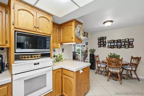 Kitchen - 9948 Kincaid St, Santee, CA 92071 photo 4 of 4