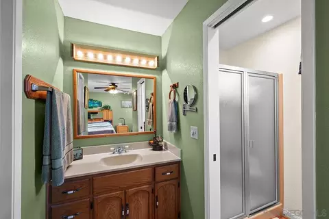 Bath - 9948 Kincaid St, Santee, CA 92071 photo 2 of 3