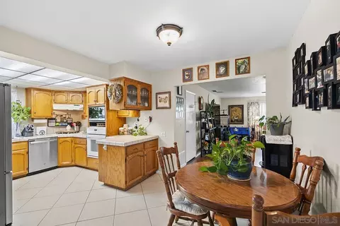 Kitchen - 9948 Kincaid St, Santee, CA 92071 photo 1 of 4