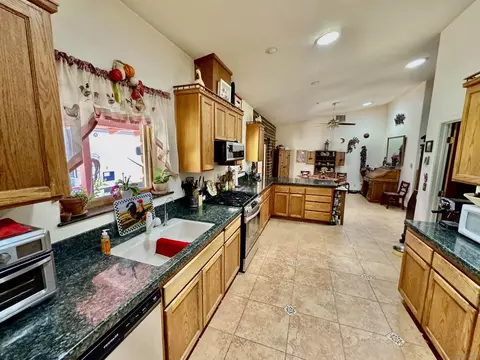 Kitchen - 41083 Old Highway 80, Boulevard, CA 91905 photo 5 of 5