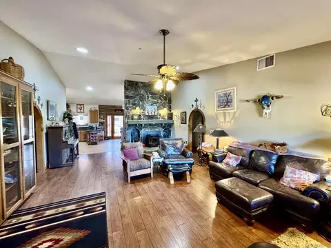 Living - 41083 Old Highway 80, Boulevard, CA 91905 photo 5 of 7