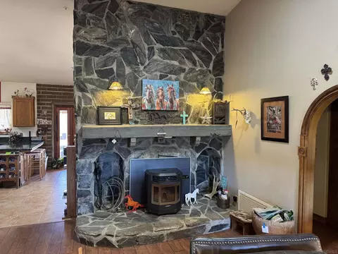 Living - 41083 Old Highway 80, Boulevard, CA 91905 photo 4 of 7