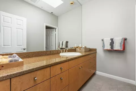 Bath - 849 N Rios Ave, Solana Beach, CA 92075 photo 2 of 3
