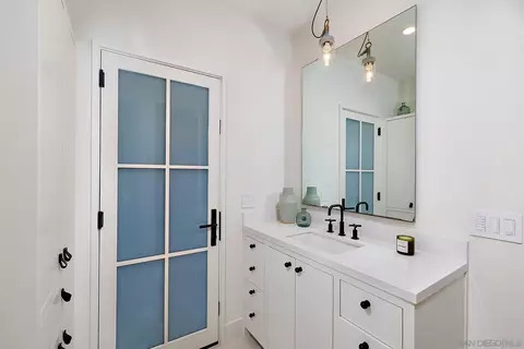 Bath - 181 S Nardo, Solana Beach, CA 92075 photo 4 of 6