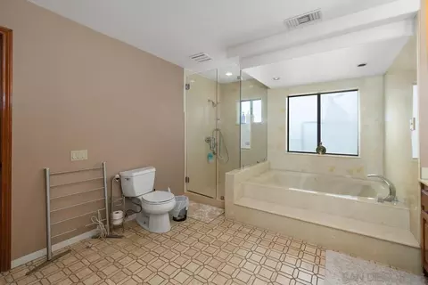 Bath - 14650 Alkosh Rd, Jamul, CA 91935 photo 2 of 4