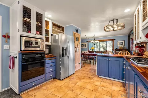 Kitchen - 4824 Mountainbrook Rd, Santa Ysabel, CA 92070 photo 3 of 4