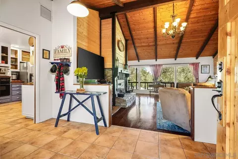 Entry Way - 4824 Mountainbrook Rd, Santa Ysabel, CA 92070 photo 2 of 4