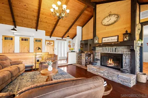 Living - 4824 Mountainbrook Rd, Santa Ysabel, CA 92070 photo 3 of 7