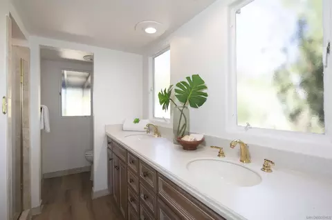 Bath - 1820 Grove Rd, El Cajon, CA 92020 photo 3 of 5