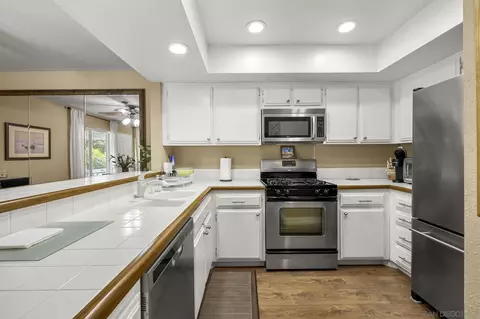 Kitchen - 883 Ginger Ave, Carlsbad, CA 92011 photo 3 of 4