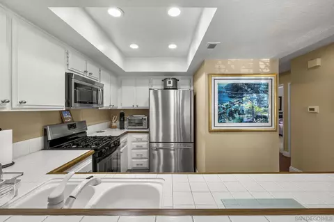 Kitchen - 883 Ginger Ave, Carlsbad, CA 92011 photo 1 of 4