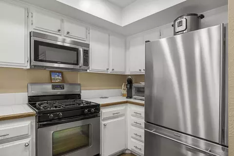 Kitchen - 883 Ginger Ave, Carlsbad, CA 92011 photo 4 of 4