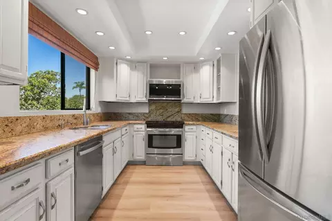 835 E Ave #B, Coronado, CA 92118
