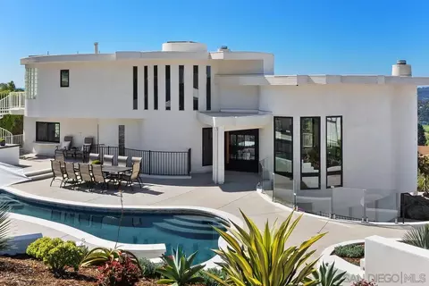 7215 El Fuerte St, Carlsbad, CA 92009