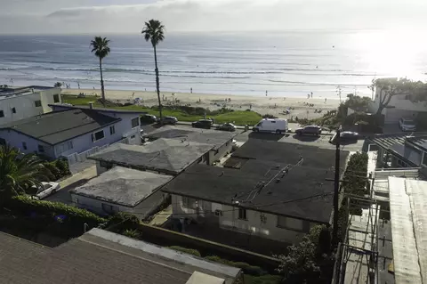 4933-35 Ocean Blvd, San Diego, CA 92109