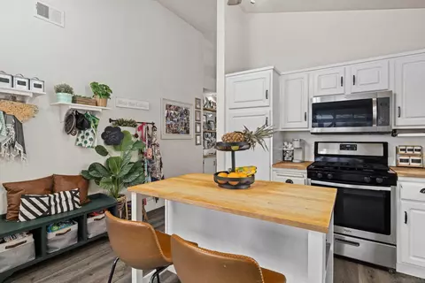 Kitchen - 2478 Hialeah Ln, Alpine, CA 91901 photo 4 of 4